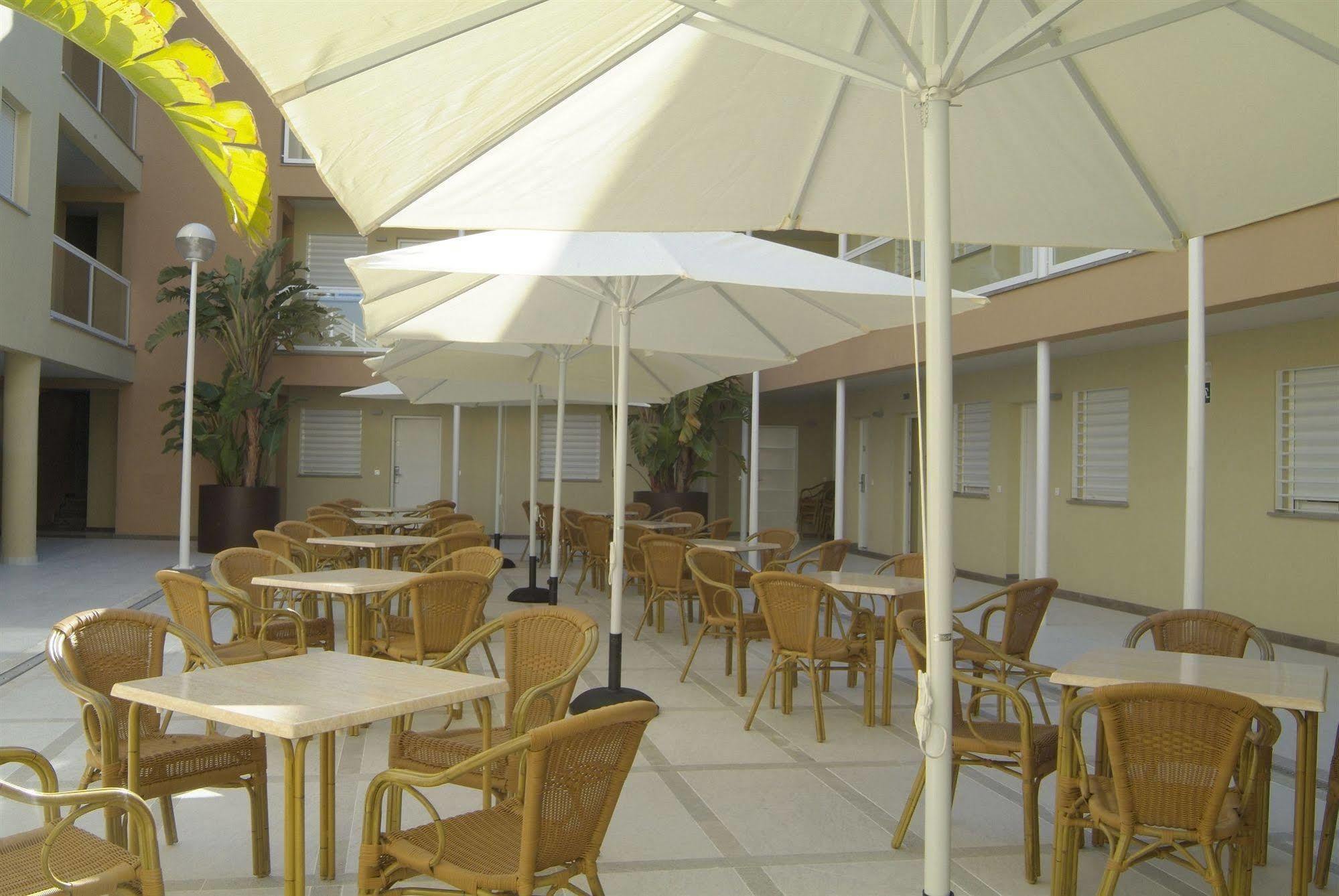 San Pablo Suites Écija Ресторант снимка